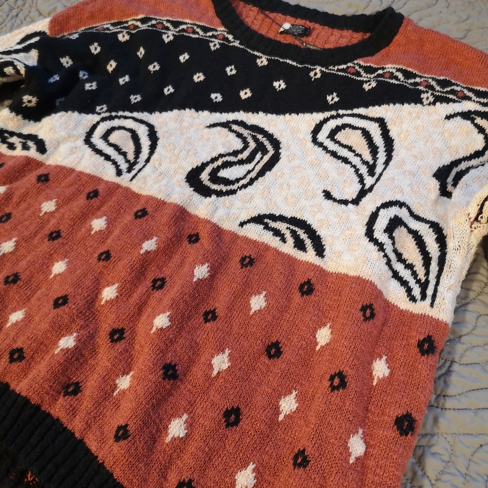 Volcom sweater - Picture 3 of 3